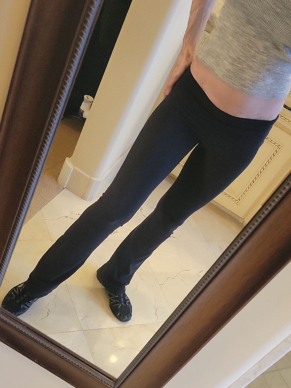 G by Guess Black Flare Yoga Pants,  XS - Picture 3 of 12